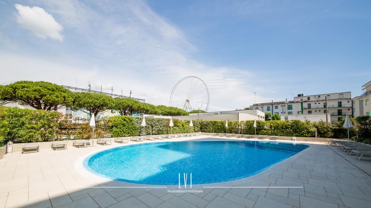 001  Piscina Wmk 0.jpg