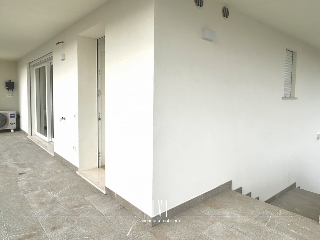 003  Img 2772 Wmk 0.jpg