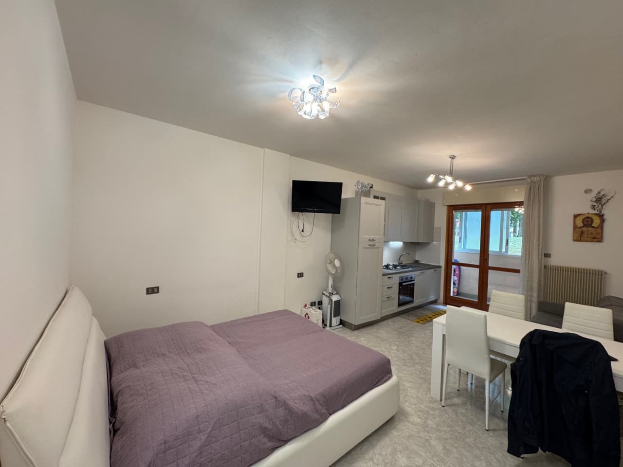 002  Thumbnail Img 9895.jpg