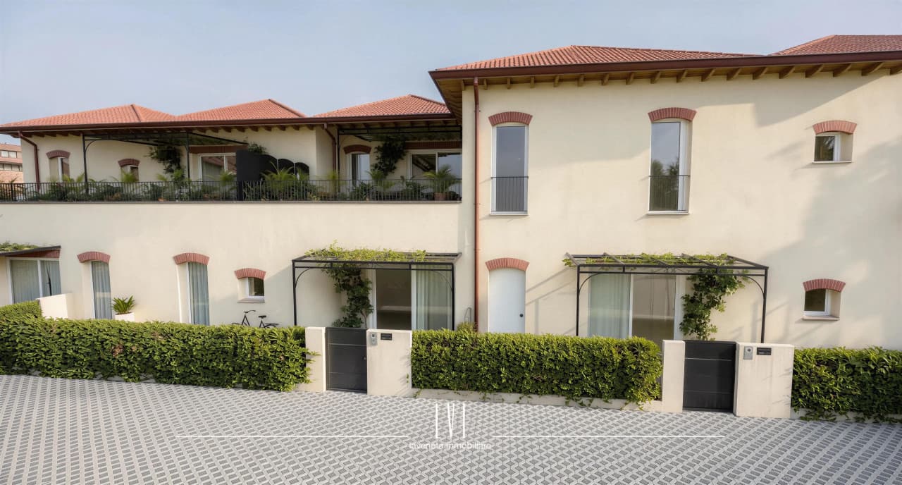 004 0008cac4 4c0a 43c6 8714 1320e65c3030 Wmk 0.jpg